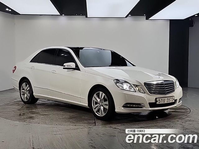 Mercedes-Benz E-Class 2013 — photo 2