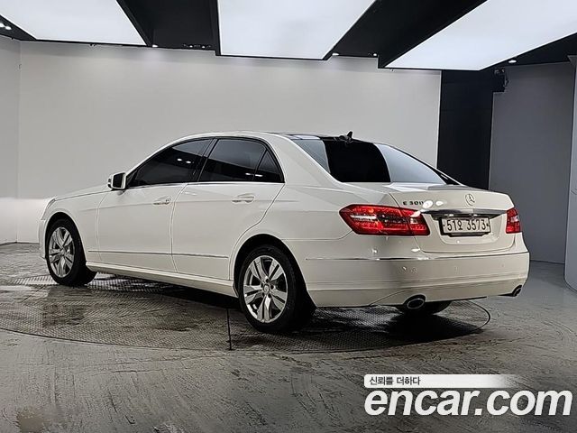 Mercedes-Benz E-Class 2013 — photo 3