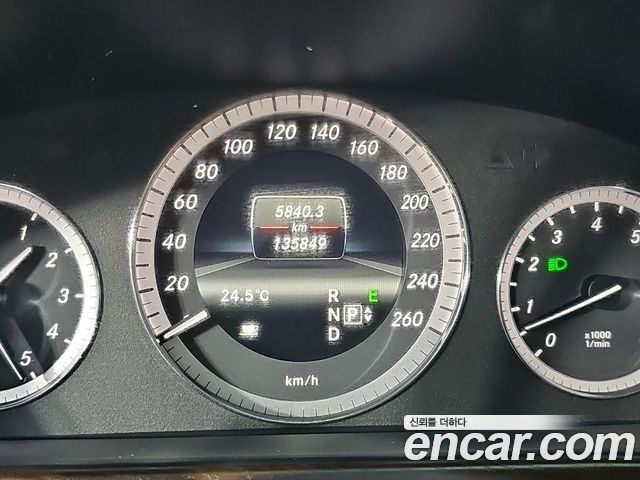 Mercedes-Benz E-Class 2013 — photo 7