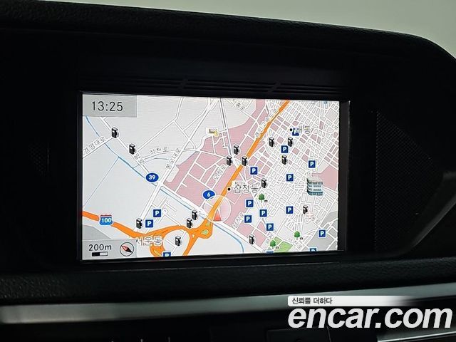 Mercedes-Benz E-Class 2013 — photo 14