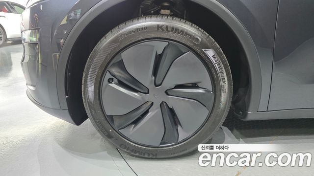 Tesla Model Y 2026 — photo 5