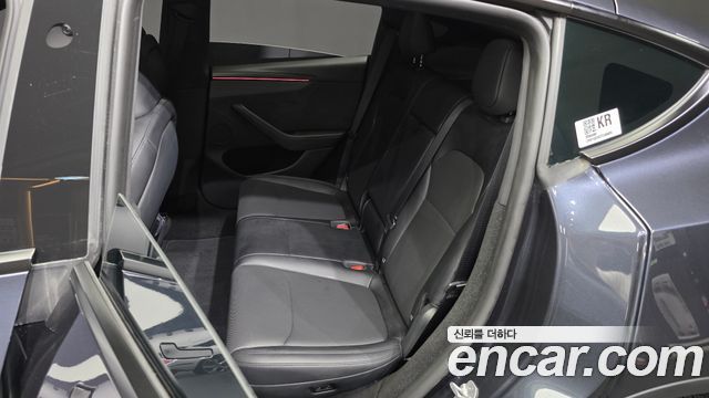 Tesla Model Y 2026 — photo 16