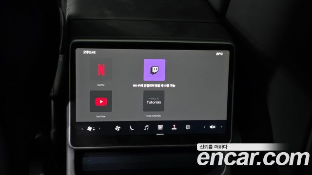Tesla Model Y 2026 — photo 27
