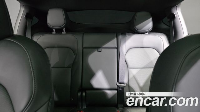 Tesla Model Y 2026 — photo 30