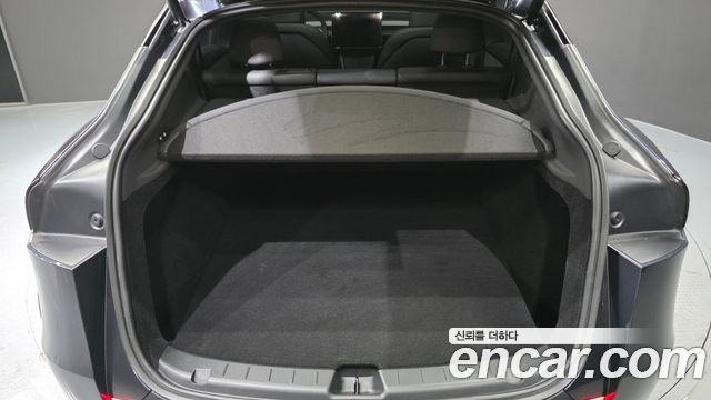 Tesla Model Y 2026 — photo 32