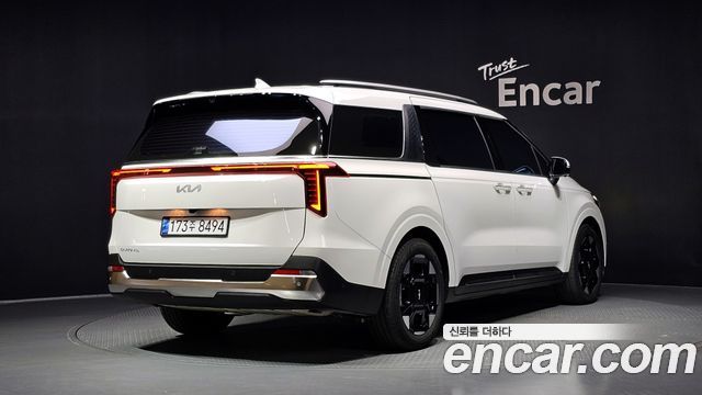 Kia Canival 2025 — photo 2