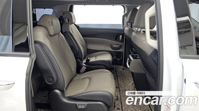 Kia Canival 2025 — photo 18