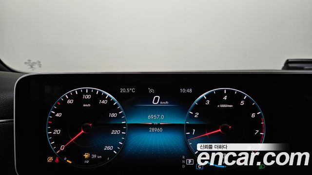 Mercedes-Benz A-Class 2020 — photo 11