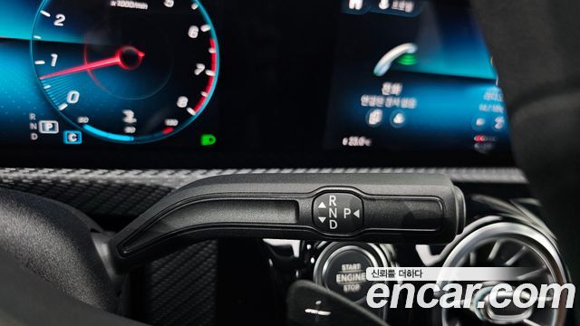 Mercedes-Benz A-Class 2020 — photo 12