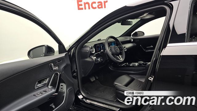 Mercedes-Benz A-Class 2020 — photo 13