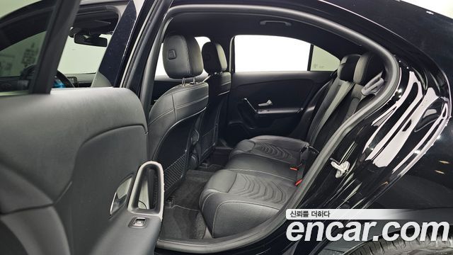 Mercedes-Benz A-Class 2020 — photo 18