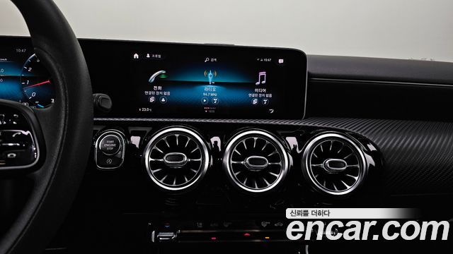Mercedes-Benz A-Class 2020 — photo 20