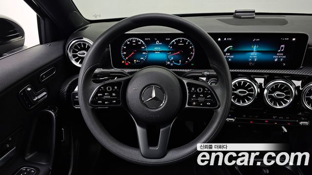 Mercedes-Benz A-Class 2020 — photo 21