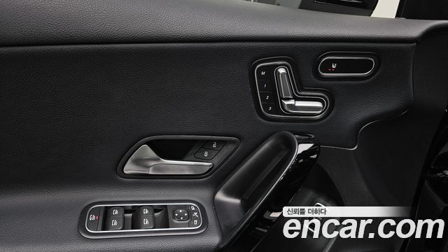 Mercedes-Benz A-Class 2020 — photo 26