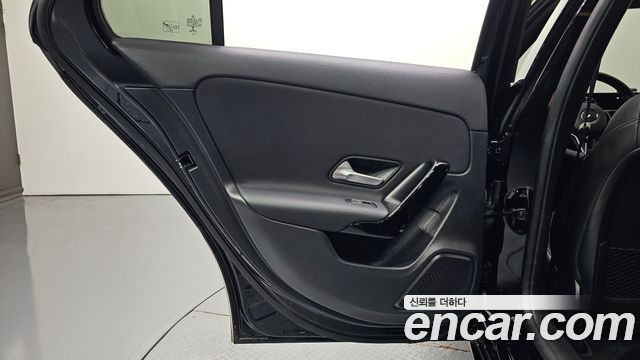 Mercedes-Benz A-Class 2020 — photo 15