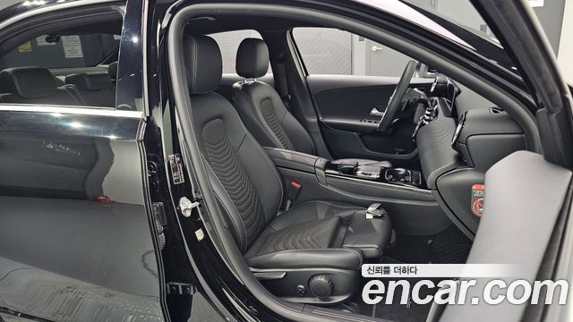 Mercedes-Benz A-Class 2020 — photo 16