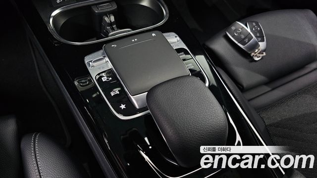 Mercedes-Benz A-Class 2020 — photo 28