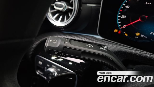 Mercedes-Benz A-Class 2020 — photo 30