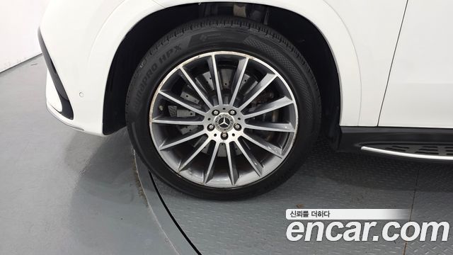 Mercedes-Benz GLE-Class 2023 — photo 5