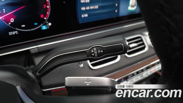 Mercedes-Benz GLE-Class 2025 — photo 12