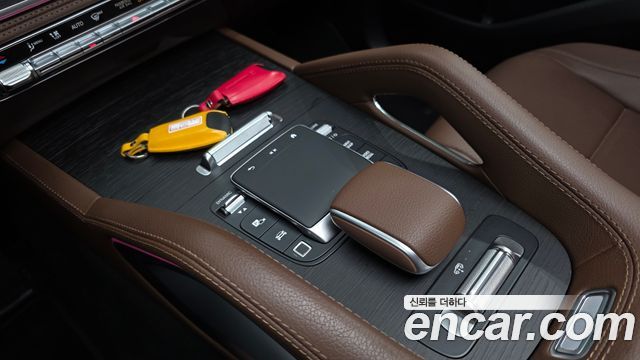Mercedes-Benz GLE-Class 2025 — photo 23