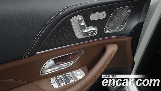 Mercedes-Benz GLE-Class 2025 — photo 27