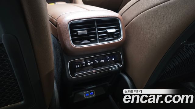 Mercedes-Benz GLE-Class 2025 — photo 32