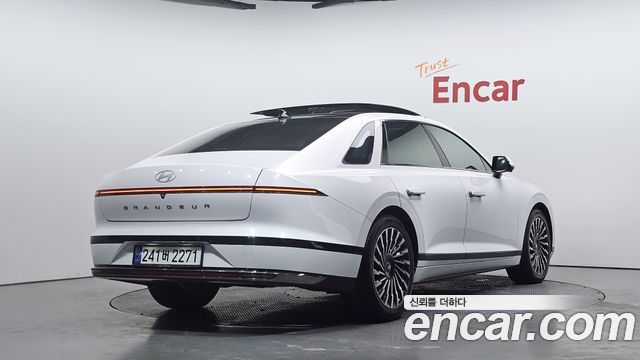 Hyundai Grandeur 2023 — photo 2