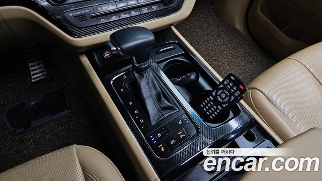 Kia Canival 2017 — photo 12