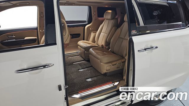 Kia Canival 2017 — photo 18