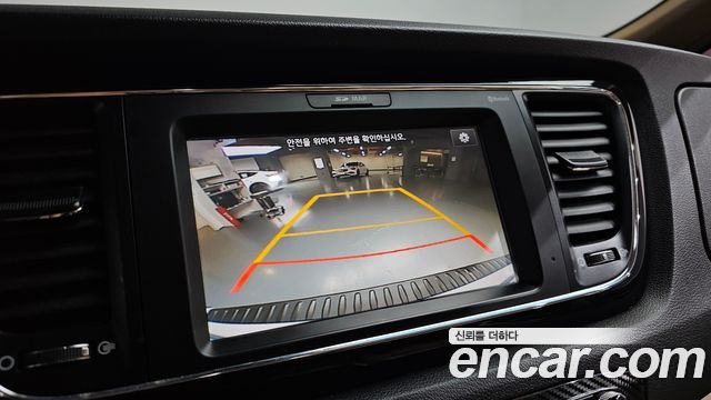 Kia Canival 2017 — photo 21