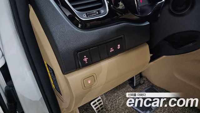 Kia Canival 2017 — photo 23