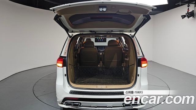 Kia Canival 2017 — photo 26