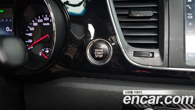 Kia Canival 2017 — photo 28