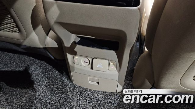 Kia Canival 2017 — photo 30