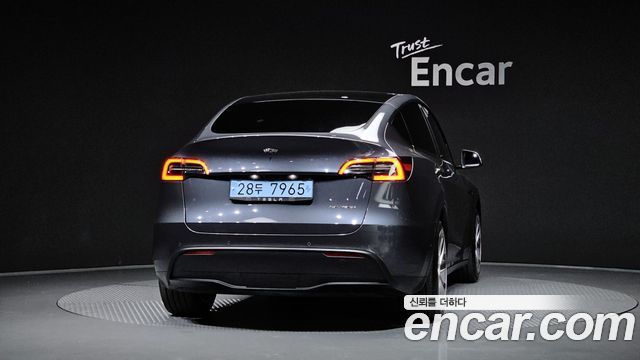 Tesla Model Y 2021 — photo 4