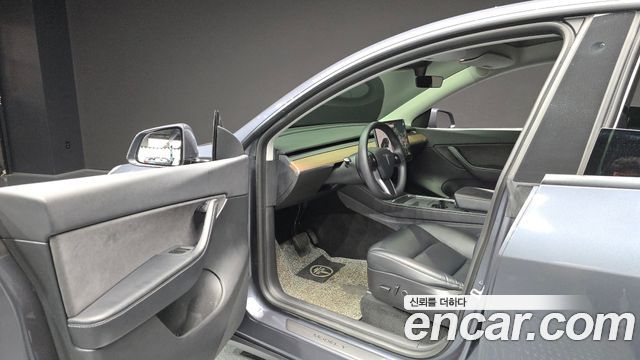 Tesla Model Y 2021 — photo 13
