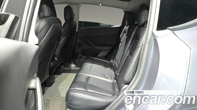 Tesla Model Y 2021 — photo 18