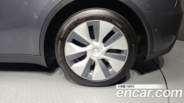 Tesla Model Y 2021 — photo 7