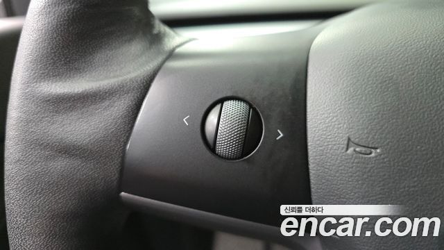 Tesla Model Y 2021 — photo 27