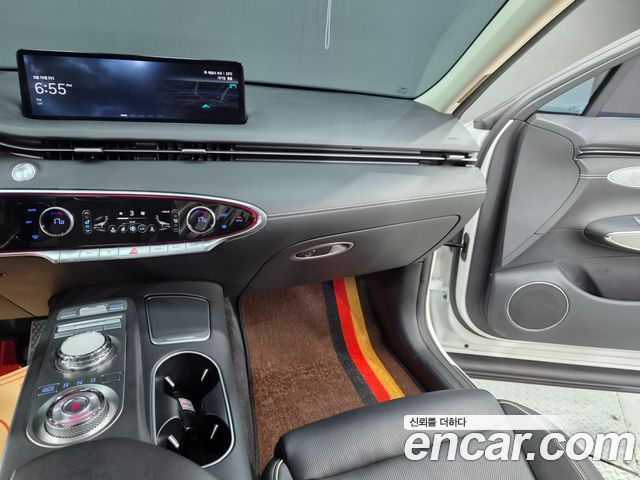 Genesis GV70 2022 — photo 12