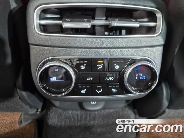 Genesis GV70 2022 — photo 14