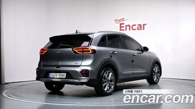 Kia Niro 2022 — photo 2