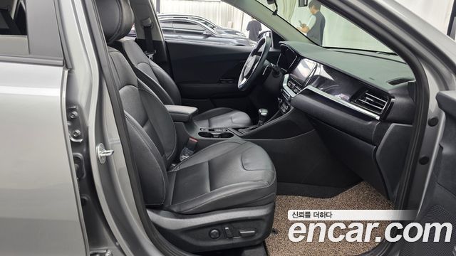 Kia Niro 2022 — photo 11