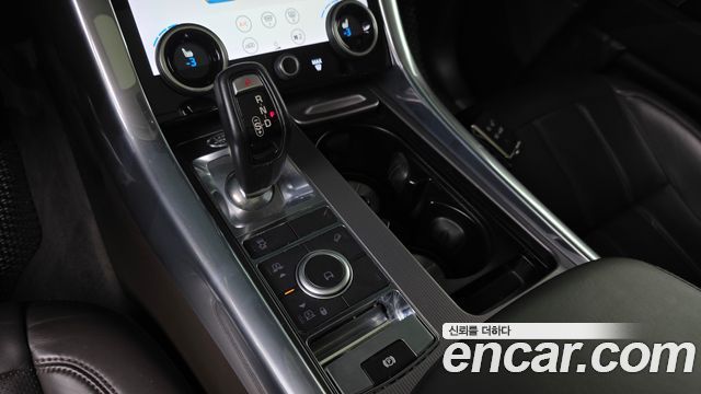 Land Rover Range Rover Sport 2018 — photo 12