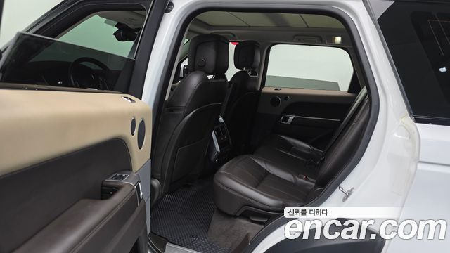 Land Rover Range Rover Sport 2018 — photo 21
