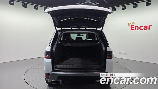 Land Rover Range Rover Sport 2018 — photo 24