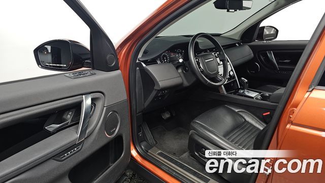 Land Rover Discovery Sport 2020 — photo 17
