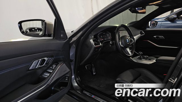 BMW 3-Series 2021 — photo 13