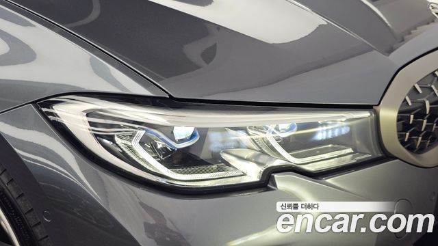BMW 3-Series 2021 — photo 8